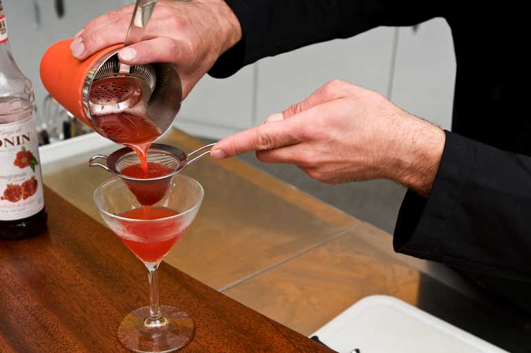 How to Strain Cocktails - Monin US